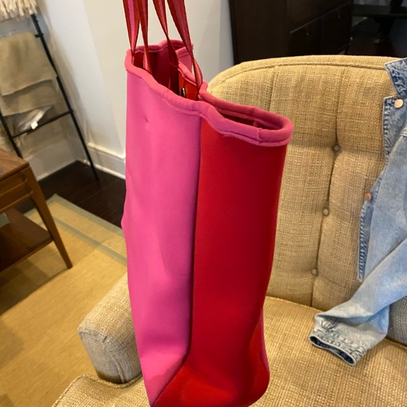 Summersalt pink and red neoprene pool bag - Picture 6 of 6